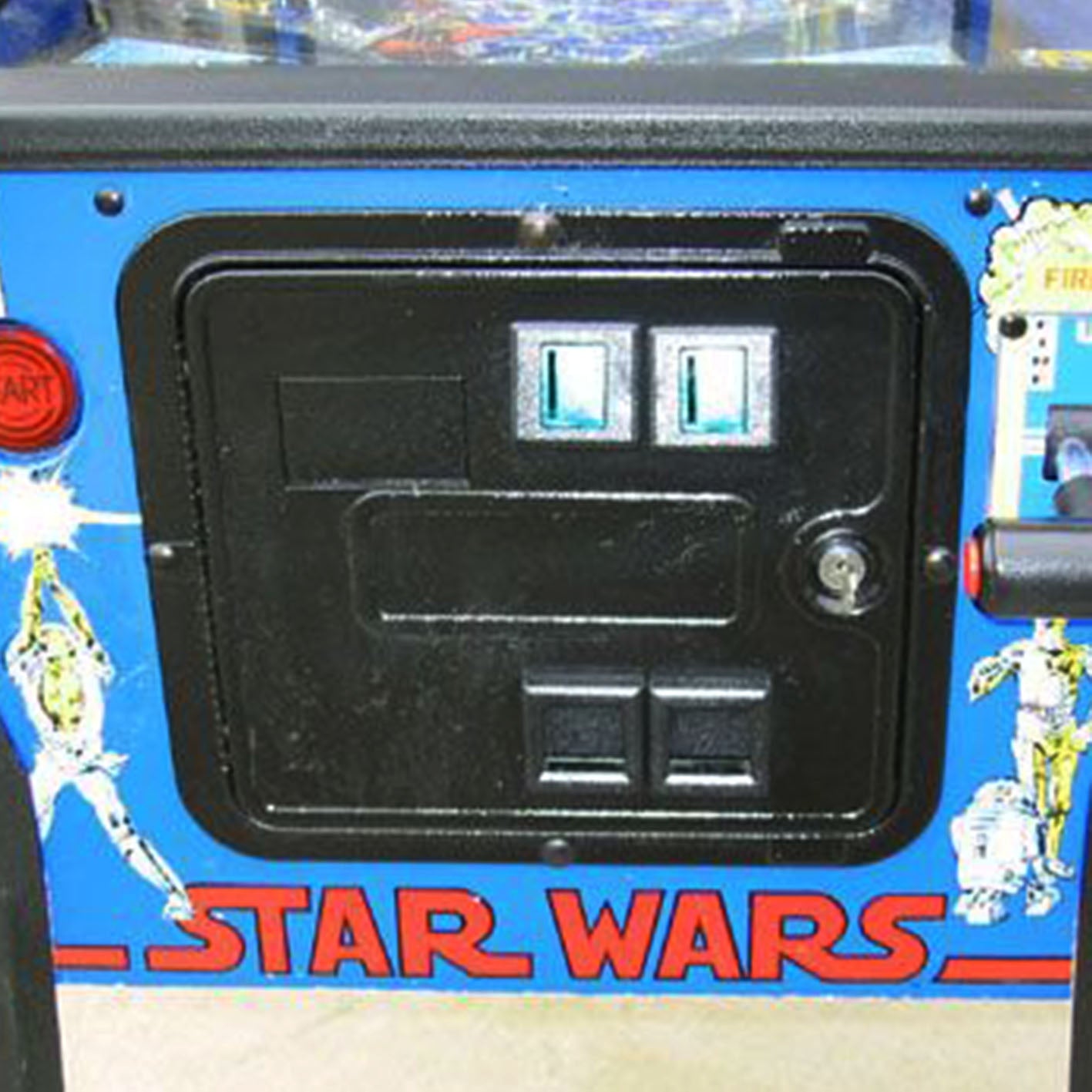 1992 Star Wars Pinball Machine by Data East